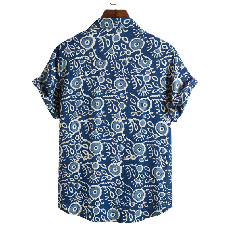 Elegante camisa de manga corta para hombre en azul con estampado vintage de algodón