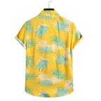 Llamativa camisa de manga corta para hombre con un look floral