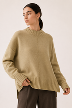 Jersey de mujer oversize con cuello alto corto y bajo asimétrico - Greta