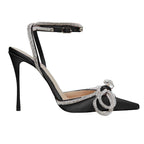 Layla - Zapatos de tacón mariposa de satén con puntera puntiaguda