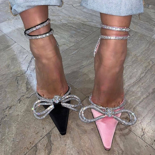 Aria - Zapatos de tacón mariposa de satén
